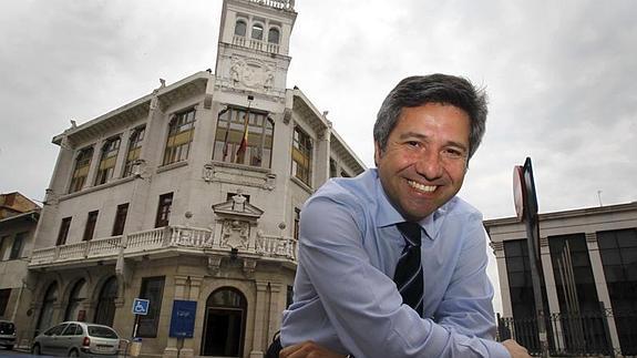 Juan Muñiz, nombrado director general de la Fundación Bancaria Caja Cantabria