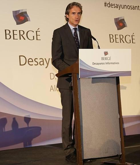 De la Serna cree que una victoria de Podemos puede generar "inestabilidad institucional y social"