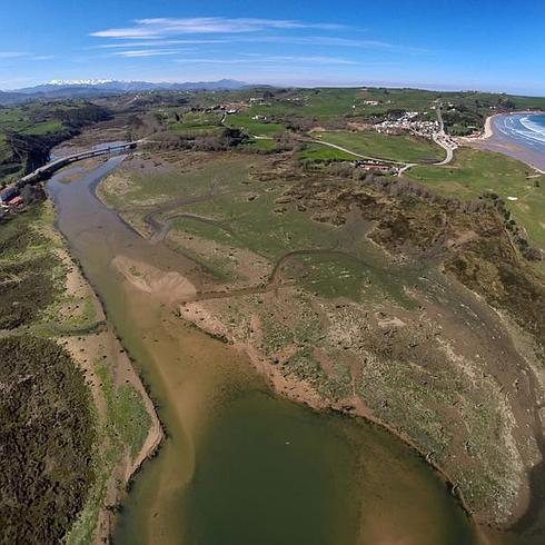 Los ecologistas denunciarán en el TSJC las recalificaciones urbanísticas en Oyambre