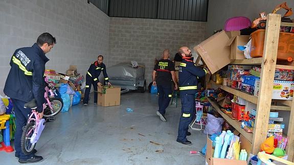 Los bomberos de Los Corrales, pajes de los Reyes Magos