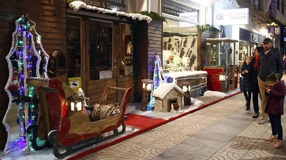 Inscritos 63 comercios en el concurso de escaparates de Torrelavega