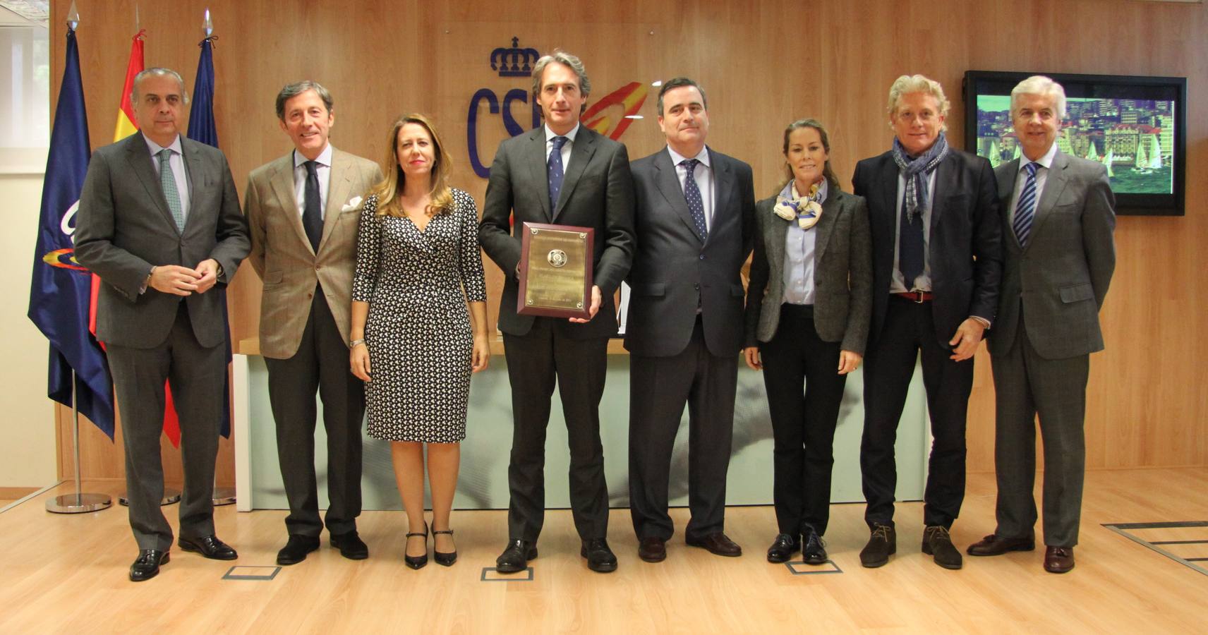 Cardenal entrega a Santander la Placa de Bronce del Mérito Deportivo