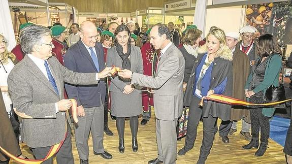 Diego destaca la «fortaleza del sector agroalimentario» en la Feria del Producto