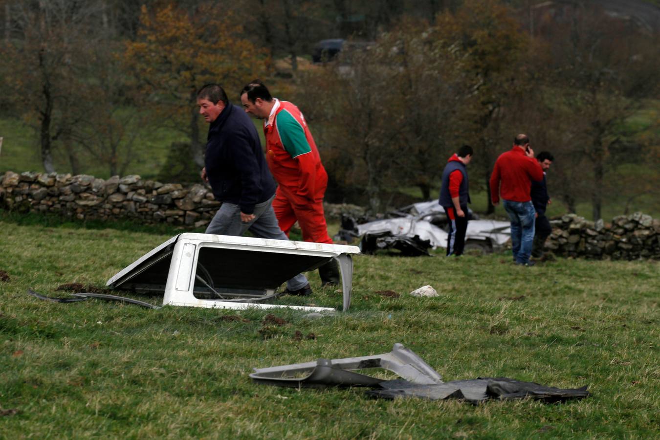 La familia buscó toda la noche al fallecido en San Pedro al volcar su coche
