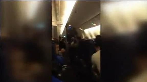 Pánico en un avión de Japón