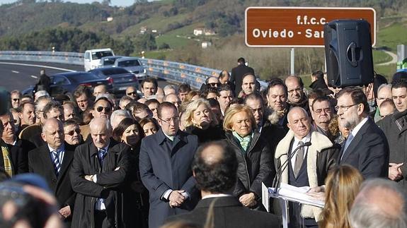 Rajoy inaugura el último tramo de la Autovía del Cantábrico