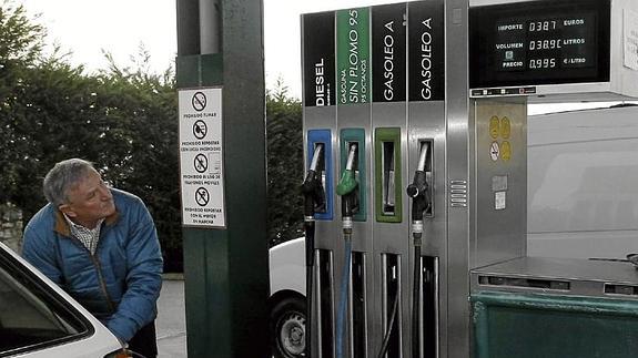 Diésel por debajo del euro en Cantabria
