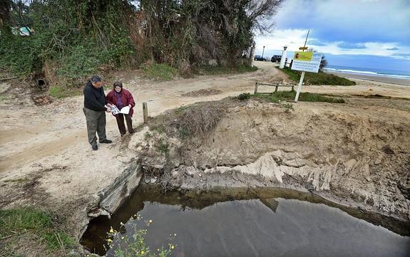 El mantenimiento de un regato abre un conflicto en Oyambre