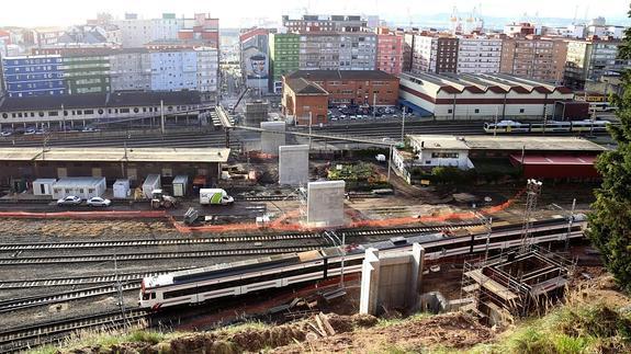 Parte de la pasarela entre Castilla y Alta se colocará la próxima semana