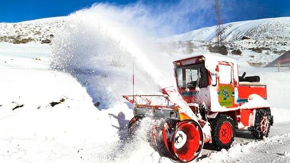 El temporal comienza a complicar el tráfico en Cantabria