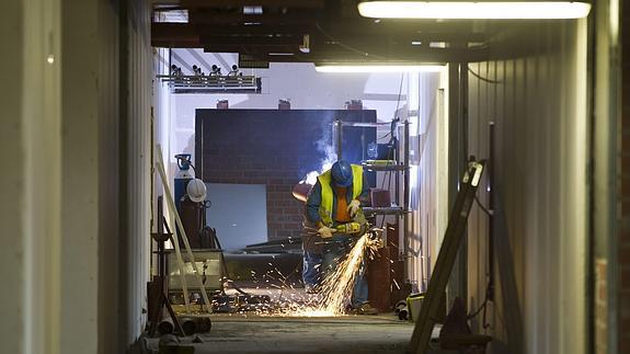 Cada nuevo trabajador cántabro firmó el año pasado 2,8 contratos de media