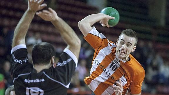 Balonmano con sabor a Asobal en Torrelavega