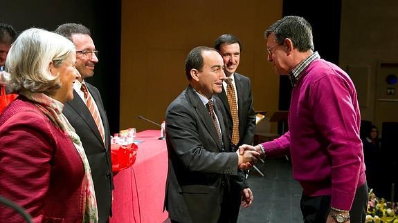 El consejero de Educación rinde homenaje al profesorado en el Día del Docente