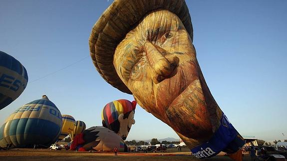 Cientos de globos llenan el cielo de Filipinas