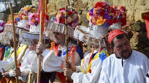 Polaciones, preparado para celebrar este sábado su tradicional carnaval de los Zamarrones Blancos