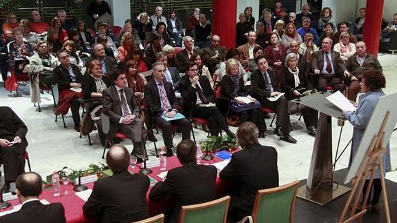 Una lectura continuada de escritores locales centra el 'Día de las Letras de Cantabria'