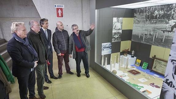 Los bolos ya ocupan un espacio de honor en el Museo del Deporte de Santander