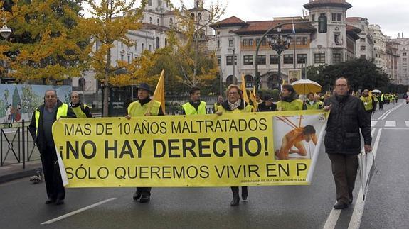 AMA lleva al TSJC la "pena" y el "desamparo" de los afectados por los derribos