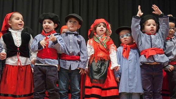 Los escolares de Camargo le cantan al mes de marzo