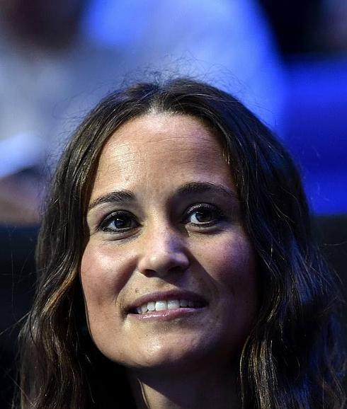 Ofrecen a Pippa 120.000 euros por un 'striptease'