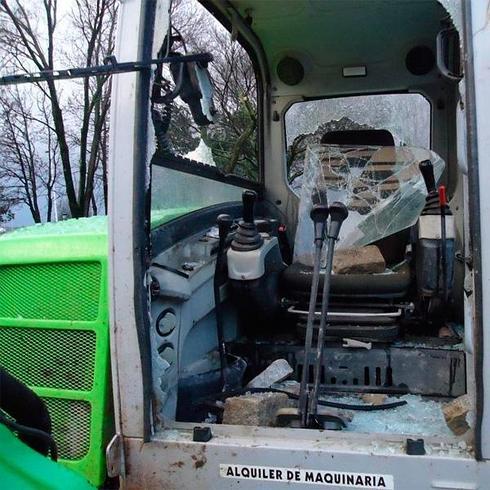 Vuelven a destrozar las lunas a una máquina del parque de La Marga