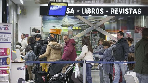 La tienda del aeropuerto de Parayas se queda vacía