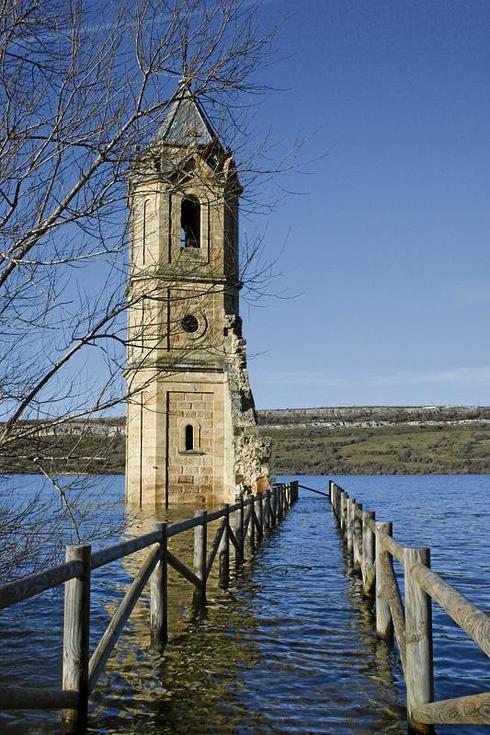 La lluvia y el deshielo colman el pantano del Ebro y lo llevan a niveles de prealerta