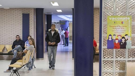 "No se puede ir nueve veces a la semana al médico de familia"