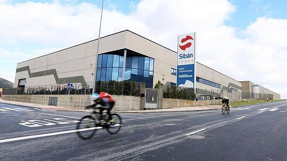 La empresa vasca Sibán aún no ha decidido su traslado a Cantabria