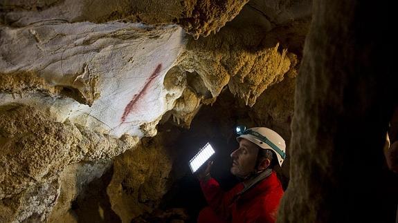 Hallan en La Hermida signos "más antiguos que los bisontes de Altamira"