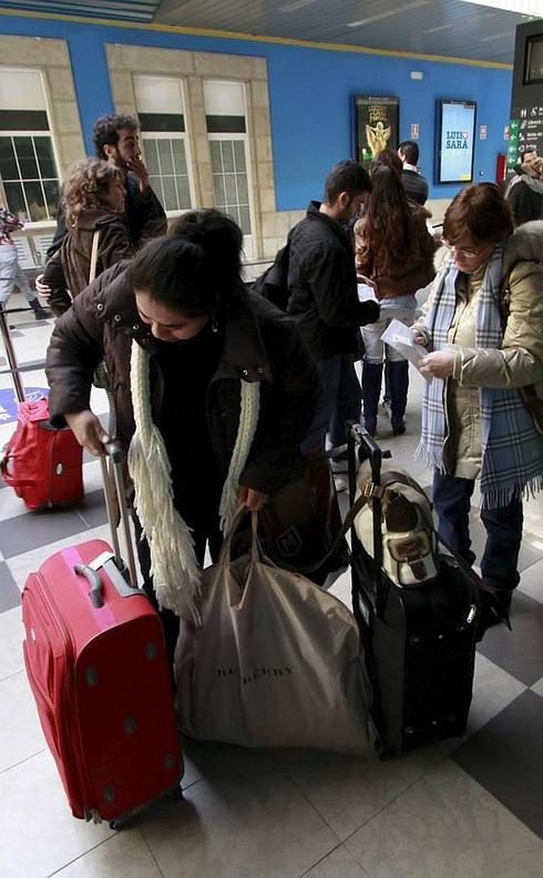 El tren a Madrid cierra el año con un 20% más de pasajeros y gana la partida al avión