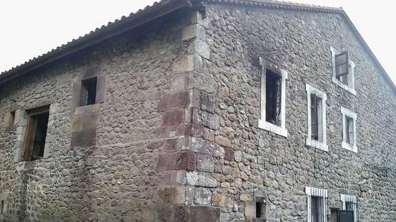 Incendio en una vivienda de Casar de Periedo