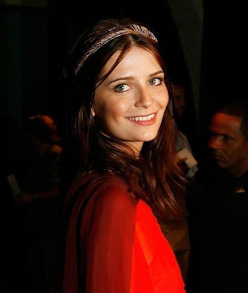 Mischa Barton denuncia a su "codiciosa" madre