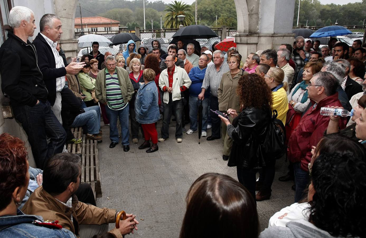 Diego pide a Sniace la cuantía de los trabajadores que se beneficiarían de la reapertura de la fábrica