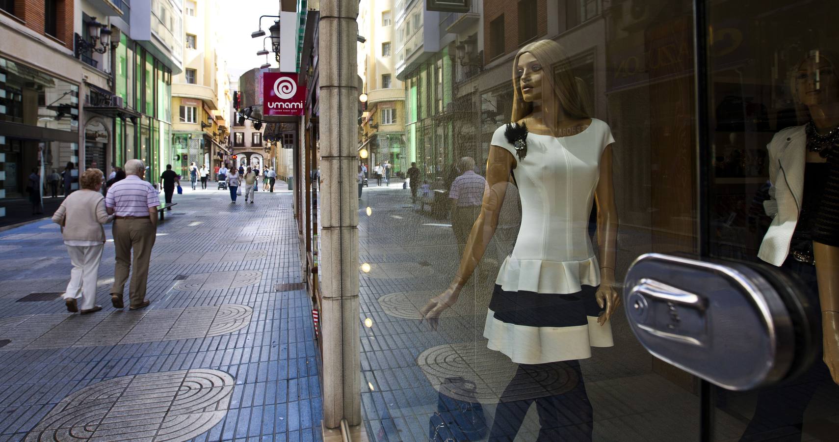 En Santander han desaparecido en cinco años 82 comercios y 34 en Torrelavega