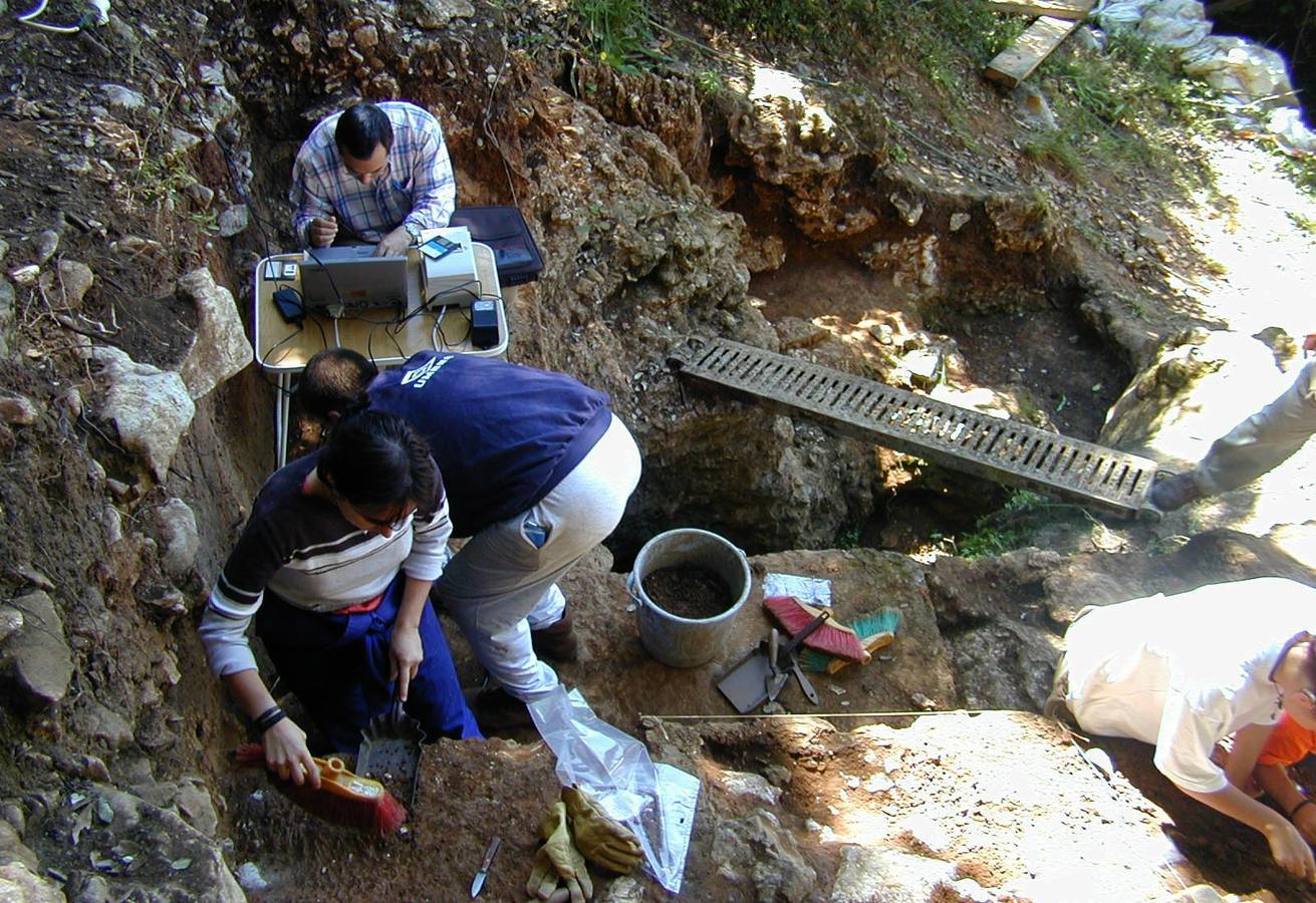 Los arqueólogos se oponen de forma unánime a la apertura de La Garma