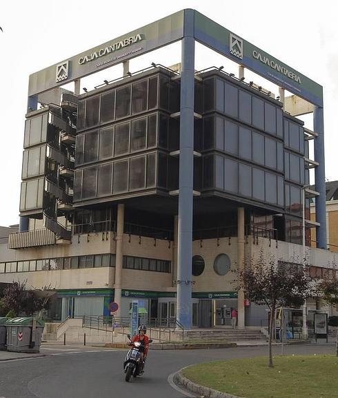 Caja Cantabria desaparecerá como marca comercial en todas las oficinas de Liberbank