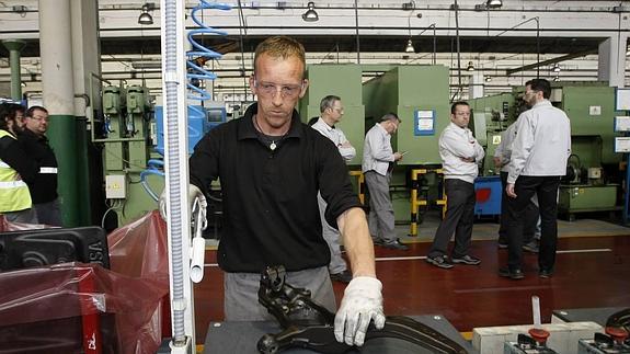 Nissan se plantea nuevas inversiones en su planta de Los Corrales