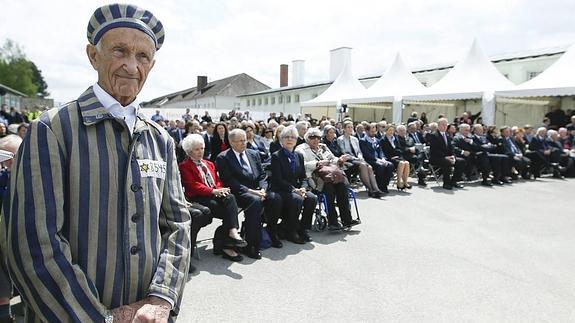 Miles de personas conmemoran la liberación de Mauthausen hace 70 años