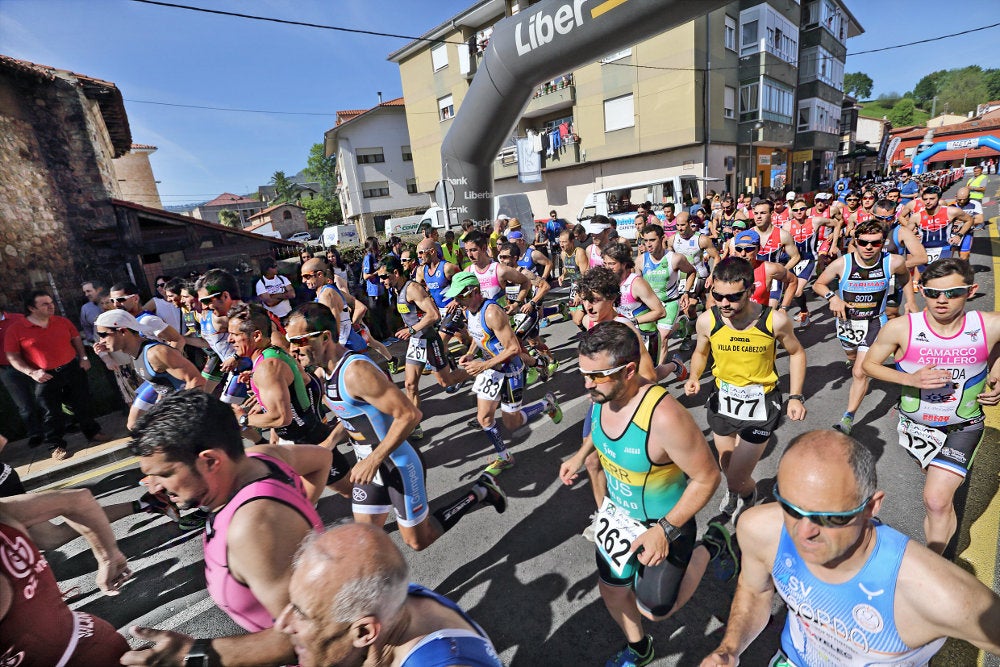 Manu Vega se reconcilia por fin con el triunfo en el duatlón de Cabezón de la Sal