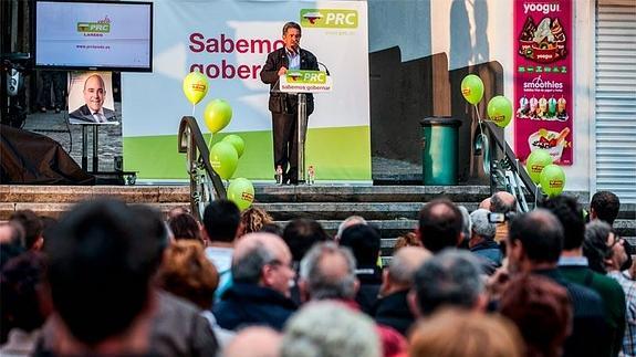 Revilla promete poner en marcha el puerto deportivo de Laredo