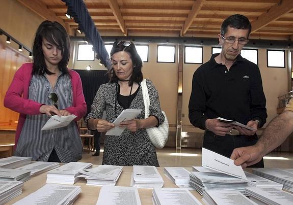 El 'caso andaluz' puede repetirse en Cantabria si los pactos no cuajan