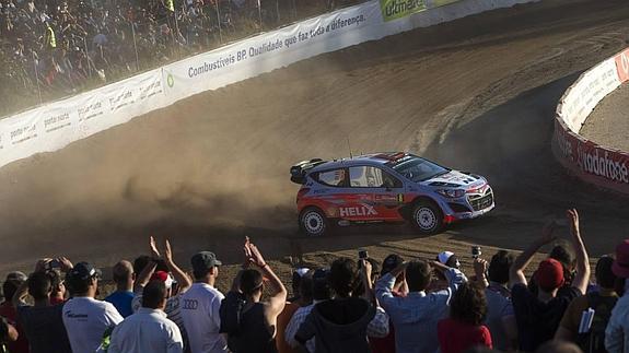 Sordo pelea por la victoria en Portugal