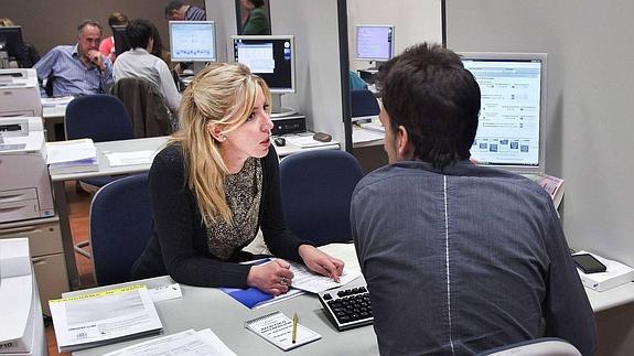 Hacienda ha devuelto 53,7 millones a 79.102 contribuyentes en Cantabria