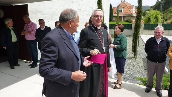 La toma de posesión del obispo reúne en Santander a la jerarquía eclesiástica