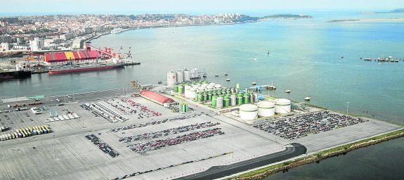 Medio Ambiente autoriza de forma definitiva la obra del muelle 9 de Raos