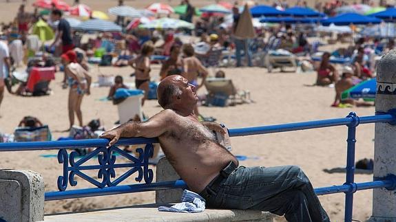 El domingo empieza un verano más caluroso de lo normal en Cantabria
