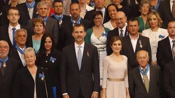 Bernardo Díaz Cobo, ganadero desde los 14 años, recibe la medalla al Mérito Civil