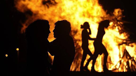 De ruta por las hogueras por San Juan