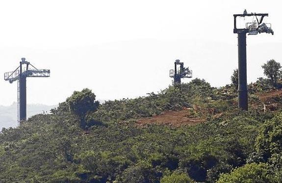 El teleférico de Cabárceno cumple los plazos y estará listo en octubre